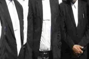 उन्नाव: पूर्व बार अध्यक्ष पर मुकदमा दर्ज होने से नाराज अधिवक्ताओं ने की ये मांग