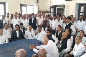 अयोध्या: आंदोलित वकीलों की जिला जज से वार्ता बेनतीजा, अधिवक्ताओं ने बुलाई बैठक