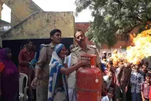 हरदोई: एसबीआरबी इंटर कॉलेज में अग्निशमन विभाग ने दिया फायर सेफ्टी का प्रशिक्षण