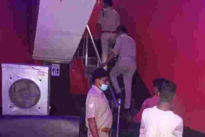 हरदोई: अवैध शराब की बिक्री पर अंकुश लगाने के लिए पुलिस ने चलाया चेकिंग अभियान