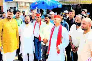 बाराबंकी: सपा प्रदेश अध्यक्ष ने चढ़ाई देवा मजार पर चादर, जानें क्या कहा?
