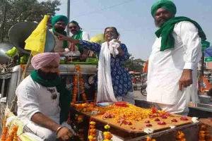 सीतापुर: लखीमपुर हिंसा को लेकर संयुक्त किसान मोर्चा ने निकाली अस्थि कलश यात्रा