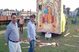 अयोध्या: ट्रकों पर सजने लगी दीपोत्सव की झांकियां