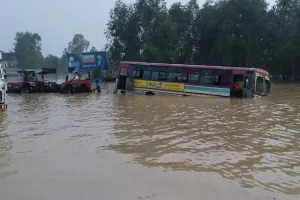 मुरादाबाद : पहाड़ के पानी से मुरादाबाद में मची हलचल, रामगंगा उफान पर