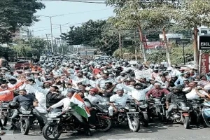 मुरादाबाद : मोटर साइकिल रैली निकाल कर्मचारी शिक्षक, पेंशनरों ने भरी हुंकार