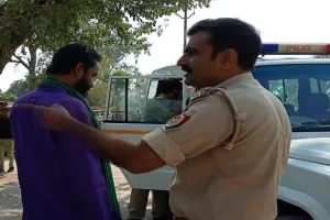 रामपुर : सरकार का पुतला फूंकने जा रहे किसान नेता गिरफ्तार