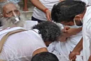 अयोध्या: महंत नृत्य गोपाल दास की तबीयत अचानक बिगड़ी, लखनऊ रेफर