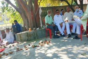 हरदोई: पूर्व विधायक लालन शर्मा के एकादशा में उमड़ी भीड़, 2 अक्टूबर को हुआ था निधन