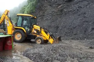 सुबह खुला दोपहर में फिर बंद हुआ हल्द्वानी-अल्मोड़ा हाईवे