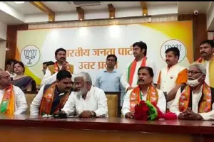 विपक्षी दल के कई दिग्गज नेताओं ने थामा बीजेपी का हाथ, देखें लिस्ट