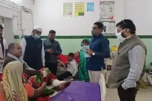 बरेली: जिला अस्पताल का डीएम ने किया निरीक्षण