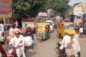 अमरोहा : भाई दूज पर जाम से जूझा शहर, दिनभर रेंगते रहे वाहन