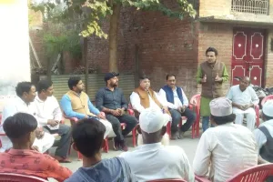 बरेली: सपाईयों ने ‘देश बचाओ, भाजपा भगाओ’ चौपाल लगाई