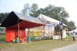 बरेली: चौबारी में रामगंगा के किनारे सजने लगा तंबूओं का शहर