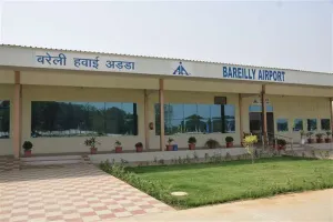 बरेली: दिल्ली, मुंबई और बेंगलुरू की फ्लाइट बदले समय पर भरेंगी उड़ान