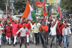 बरेली: पद्मश्री वापस लो, शहीदों का अपमान नहीं सहेगा हिंदुस्तान