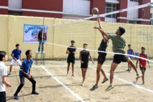 हल्द्वानी: बच्चों को नंगे पैर और प्यासा दौड़ा कर कराया जा रहा खेल महाकुंभ