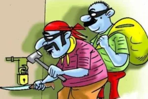 रानीखेत गया था परिवार, चोरों ने खंगाल दिया घर