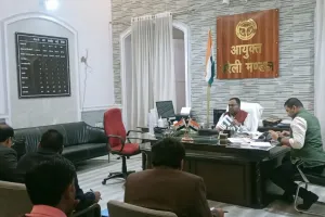 बरेली: कुतुबखाना पुल सहित कई कामों का मंडलायुक्त ने मांगा हिसाब