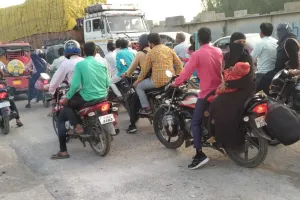 बरेली-सीतापुर हाईवे के जाम में चली गई युवक की जान