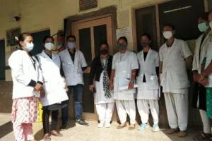 हल्द्वानी: पांच महीने से नहीं मिला वेतन, गुस्साए नर्सिंग स्टाफ ने किया प्रदर्शन