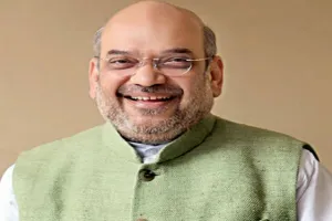 गृह मंत्री पहुंचे वाराणसी, महामना को श्रद्धांजलि अर्पित करने के साथ पूर्वांचल दौरा शुरू