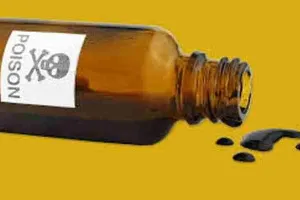 मिर्जापुर: छात्रा ने स्कूल में निगला विषाक्त पदार्थ, विद्यालय बंद कर शिक्षक हुए फरार