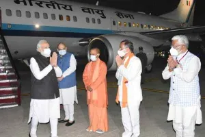 प्रधानमंत्री मोदी पहुंचे लखनऊ, डीजीपी सम्मेलन को करेंगे संबोधित