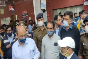 रायबरेलीः मुख्य महाप्रबंधक ने ऊंचाहार रेलवे स्टेशन का किया निरीक्षण