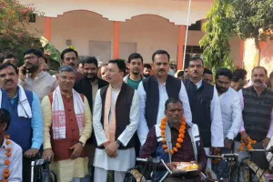 हरदोई: सक्षम संस्था ने दिव्यांगजनों को वितरित किया ट्राई साइकिल