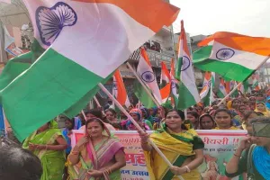 अमेठी: भाजपा नेत्री रश्मि सिंह ने निकाली भव्य तिरंगा यात्रा, हजारों लोग हुए शामिल