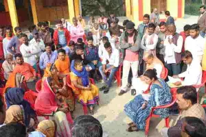 मौदा ग्राम सभा पहुंची स्वाति सिंह, चकबंदी स्थगित करने का दिया आश्वासन