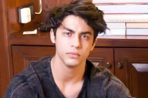 Aryan Khan Drugs Case: साप्ताहिक हाजिरी  लगाने NCB ऑफिस पहुंचे स्टार किड