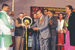 बरेली: प्रख्यात शायर प्रोफेसर वसीम बरेलवी का अमृत विचार ने किया अभिनंदन