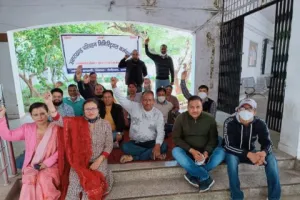 हल्द्वानी: आरटीओ कर्मचारियों का तीसरे दिन भी कार्य बहिष्कार जारी