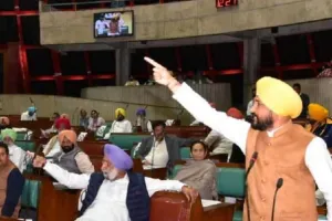 पंजाब विधानसभा में हंगामा, मुख्यमंत्री चन्नी की टिप्पणी को लेकर कांग्रेस और शिअद के सदस्यों के बीच तीखी नोकझोंक