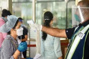 New Covid-19 Strain: दक्षिण अफ्रीका से आने वाले पैसेंजर्स को मुंबई एयरपोर्ट पर किया जाएगा क्वारंटाइन, होगी जीनोम सिक्वेंसिंग