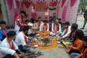 हल्द्वानी: छात्र विरोधी फैसला लेने वालों के लिए हुआ शुद्धि-बुद्धि यज्ञ