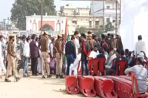 मुरादाबाद : प्रियंका के आने की प्रतीक्षा कर रहे पदाधिकारी