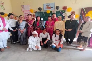 मुरादाबाद : देशभक्ति के गीतों पर प्रस्तुति देकर बच्चों ने किया मंत्रमुग्ध