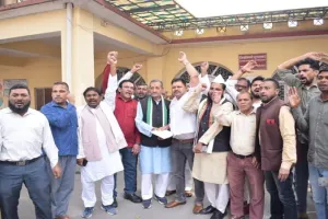 मुरादाबाद : त्रिपुरा में मुस्लिम समाज पर हिंसा के विरोध में उतरी कांग्रेस