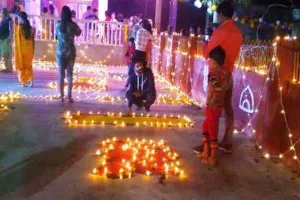 अयोध्या: दीपों से जगमगाया गोसाईगंज का महादेवा घाट