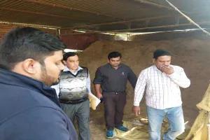 अयोध्या: डीएम के निर्देश पर संबंधित अधिकारियों ने गोशालाओं का किया निरीक्षण