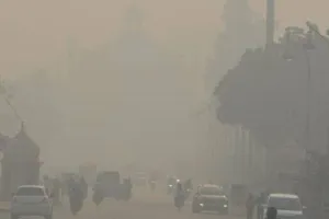 लखनऊ: जहरीली हुई राजधानी की हवा, एक्यूआई 400 के पार