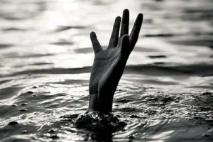 बेटे को नदी में धक्का देकर मार डाला, कहा पत्नी के अवैध संबंधों में हुआ था पैदा