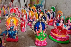 लखनऊ: पुरानी मूर्तियों का सम्मान के साथ होगा विसर्जन, जानें पूरा मामला…