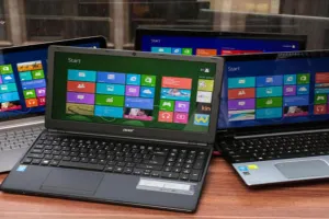 हरदोई: सरकार की निशुल्क लैपटॉप योजना में वसूला जा रहा शुल्क, जानें क्यों?