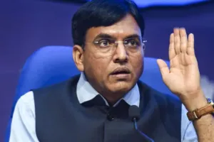 ‘हर घर दस्तक’ अभियान पर राज्यों के साथ बैठक कर रहे हैं मंत्री मनसुख मांडविया