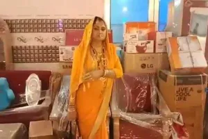 अयोध्या: किन्नर ने अनाथ बेटी की शादी कर दिए ढेरों उपहार