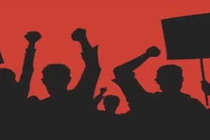 लखनऊ: सफाईकर्मियों ने प्रदर्शन में दिखाई ताकत, सौंपा चार सूत्रीय मांगों का ज्ञापन